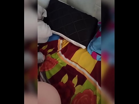 ❤️ השותפה שלי נשארת לבד בבית כי בעלה יוצא לחופשה ואני מנצלת את ההזדמנות לזיין אותה ולמלא לה את התחת בחלב ❤️ סלאוטים אצלנו